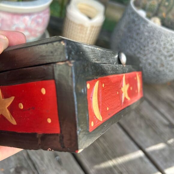 Hand Carved & Painted Celestial Wood Trinket Box Sun Moon Indonesia Vtg 90s - Picture 4 of 16